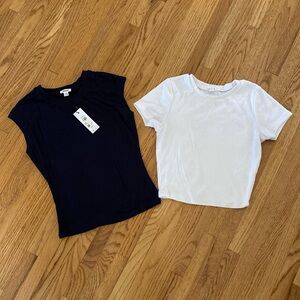 Garage TP/XS Short Sleeve Top Set of 2 - 1 Black, 1 White